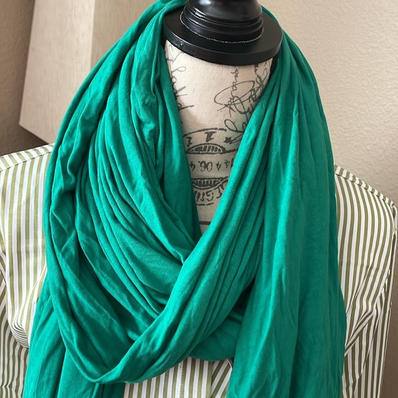 Bench Green Scarf NWT - Picture 2 of 4